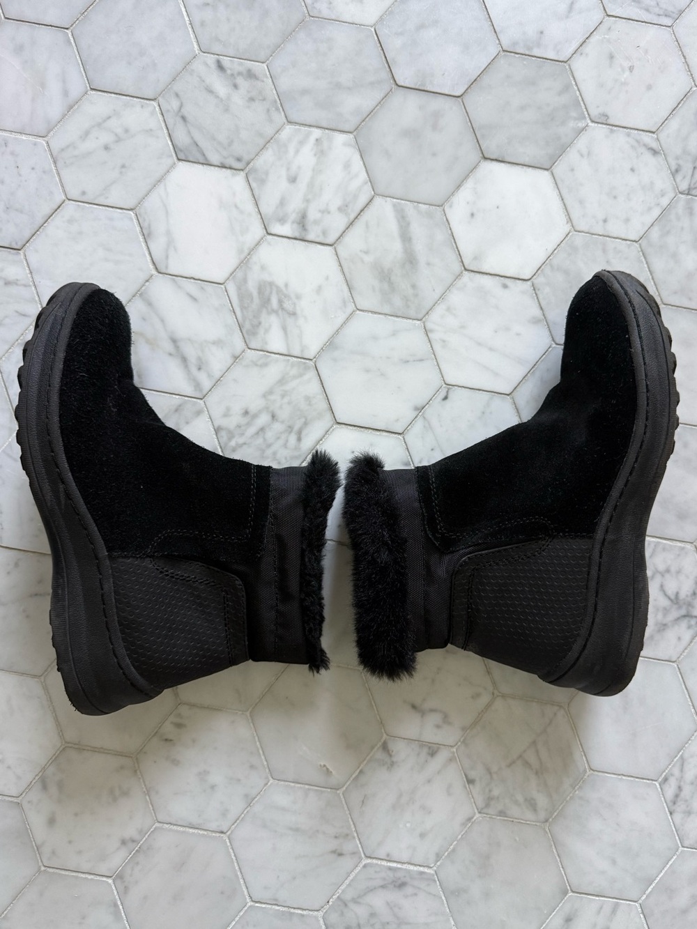 BareTraps black suede water resistant winter boots size 6